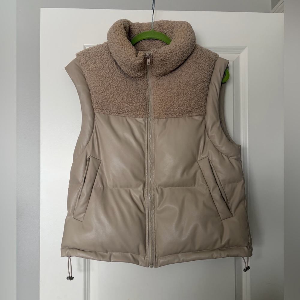Evereve Sherpa Puffer Vest
